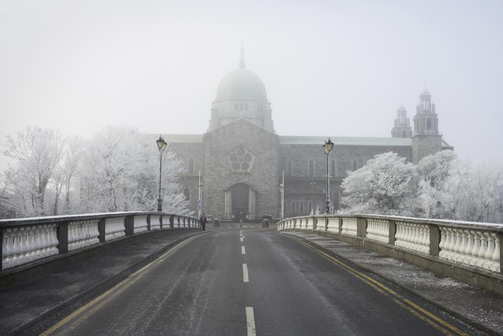 The Residence Hotel Galway Bagian luar foto